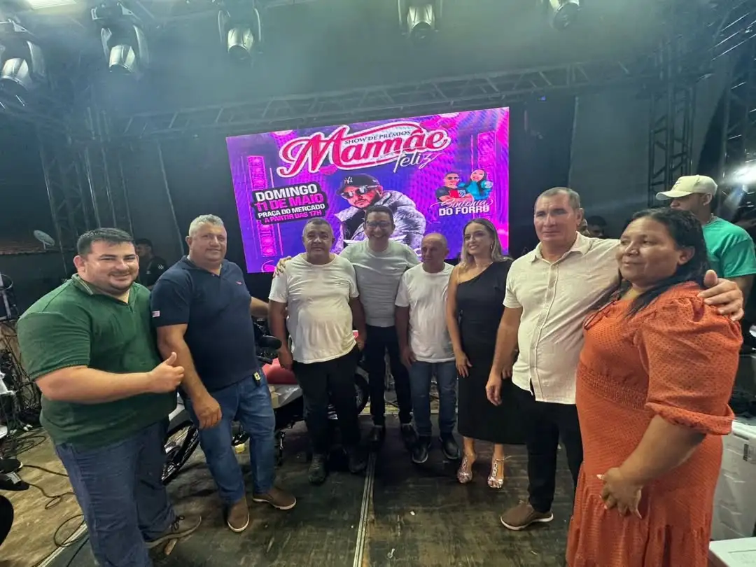 Foto 11 – ✅Vereadores prestigiaram o grande Show de Prêmios Mamãe Feliz em comemoração ao dia das mães
