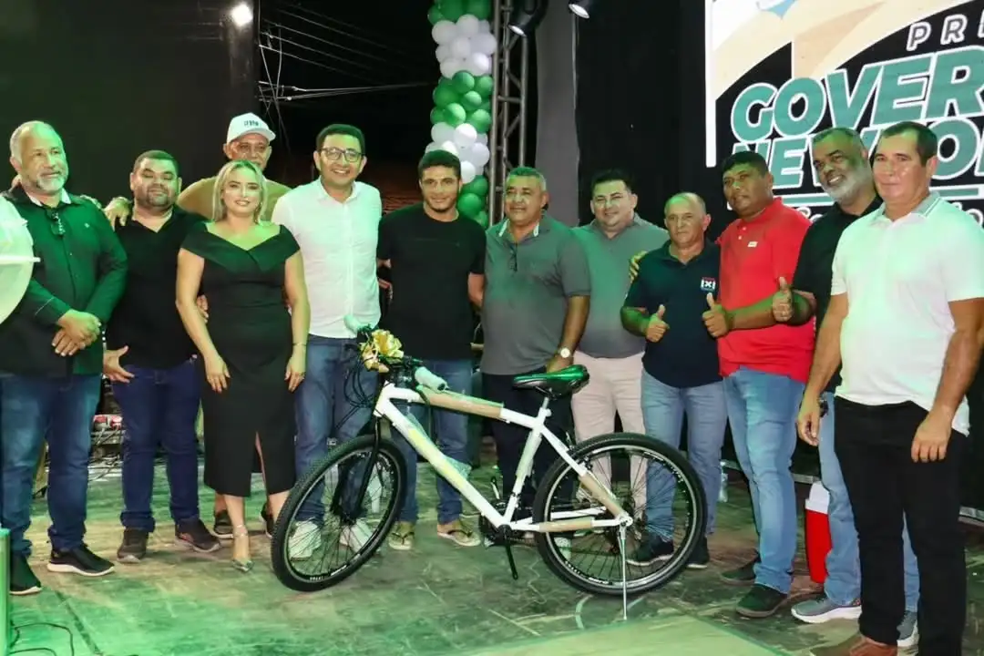 Festividade "Papai Feliz ano I " promovido pela Prefeitura, através das Secretarias de Cultura e Assistência Social.
